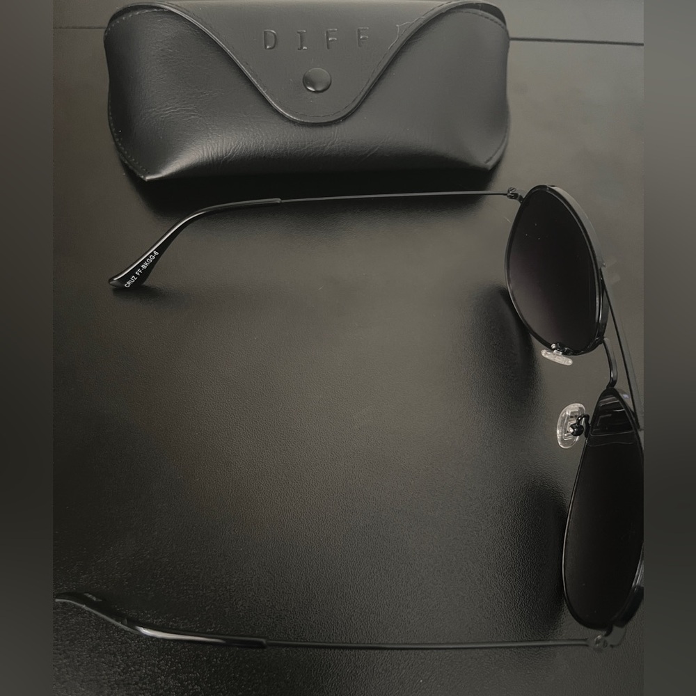 DIFF Cruz Aviator Sunglasses - Picture 3 of 5